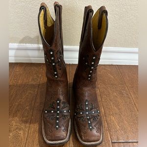 Women’s Old Gringo Cavendars brown cross boots